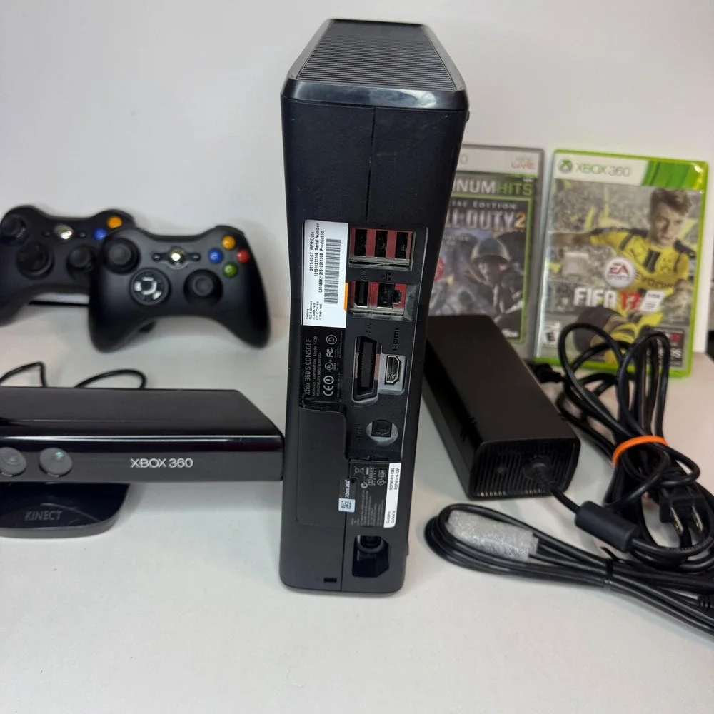 Microsoft Xbox 360 S Console Bundle 2 Controllers Kinect Call of Duty FIFA 17